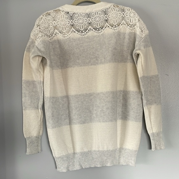 Sweater - Picture 3 of 3